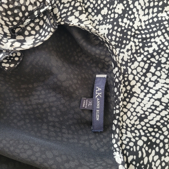 Anne Klein blouse, Black & White Patterned, XL - Picture 4 of 4